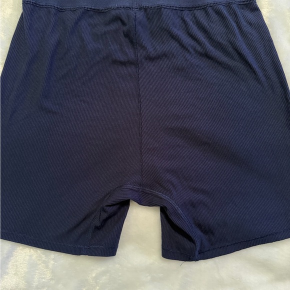 SKIMS Women's Loungewear - Picture 9 of 14